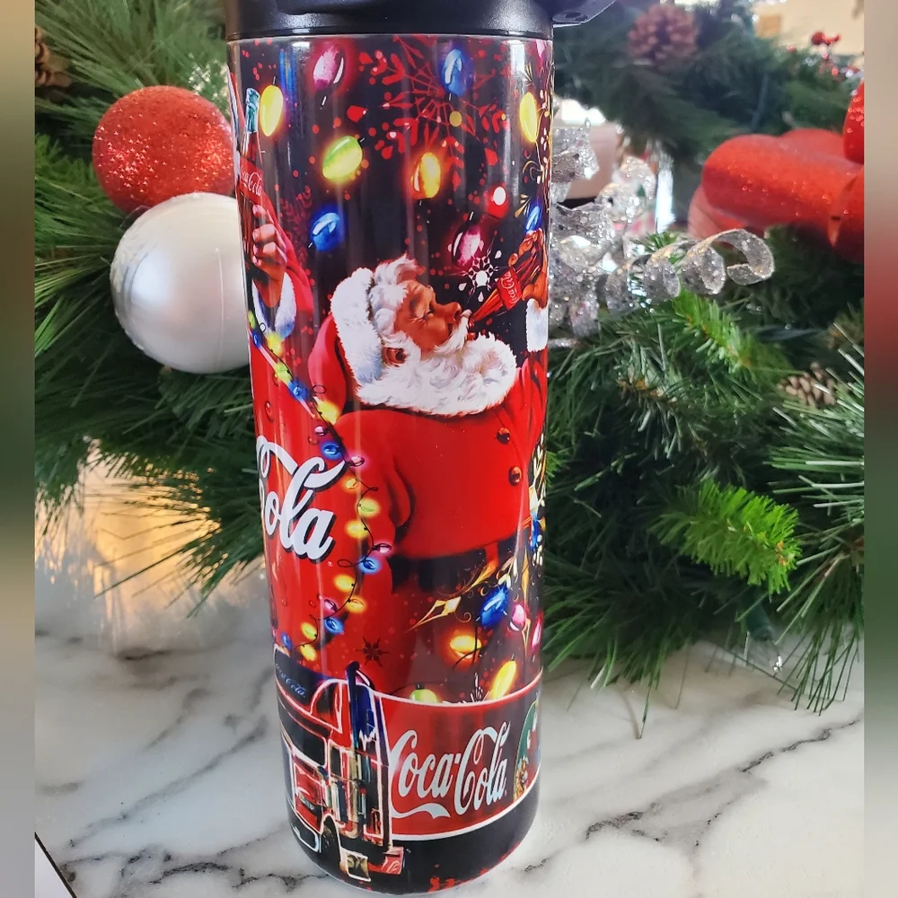 Santa Coca Cola Christmas 20oz Tumbler with duo lids 🎉sale